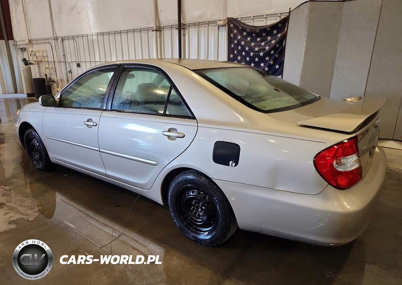 2004 Toyota Camry Le VIN:4T1BE32K44U357945 - 2