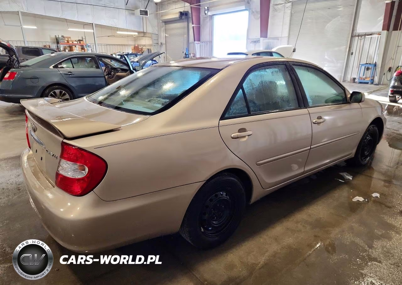 2004 Toyota Camry Le VIN:4T1BE32K44U357945 - 3