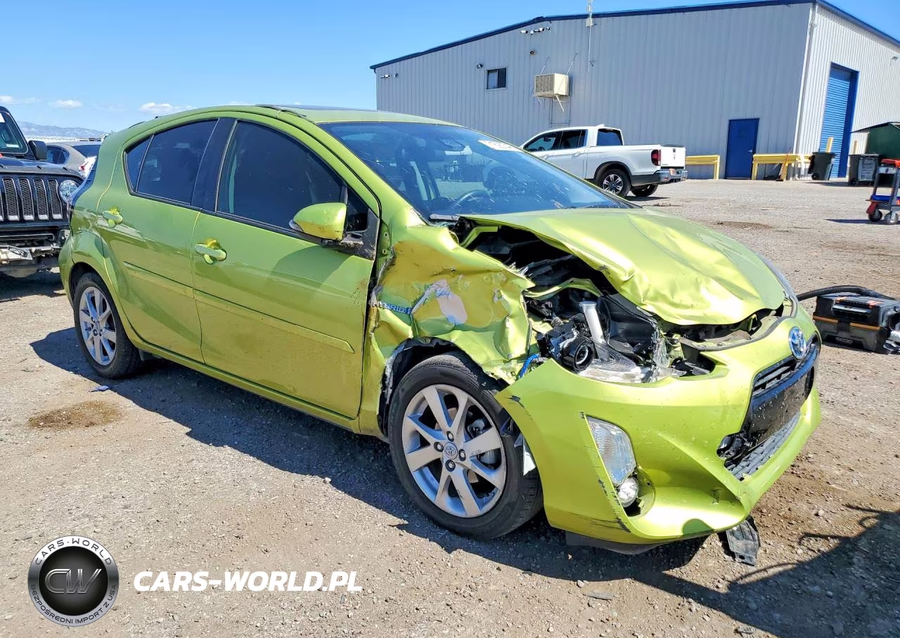 2016 Toyota Prius C Four VIN:JTDKDTB39G1123936 - 4