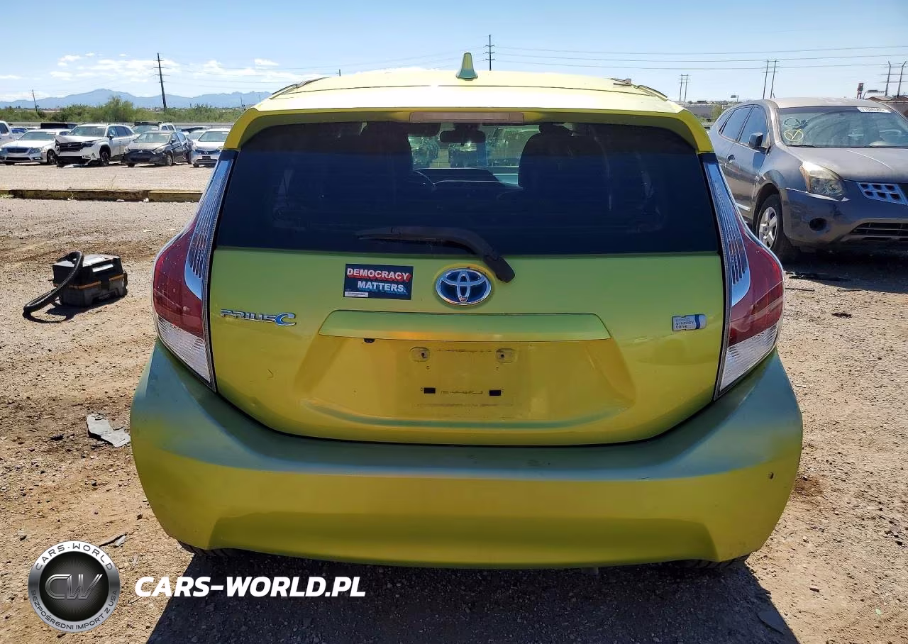 2016 Toyota Prius C Four VIN:JTDKDTB39G1123936 - 6
