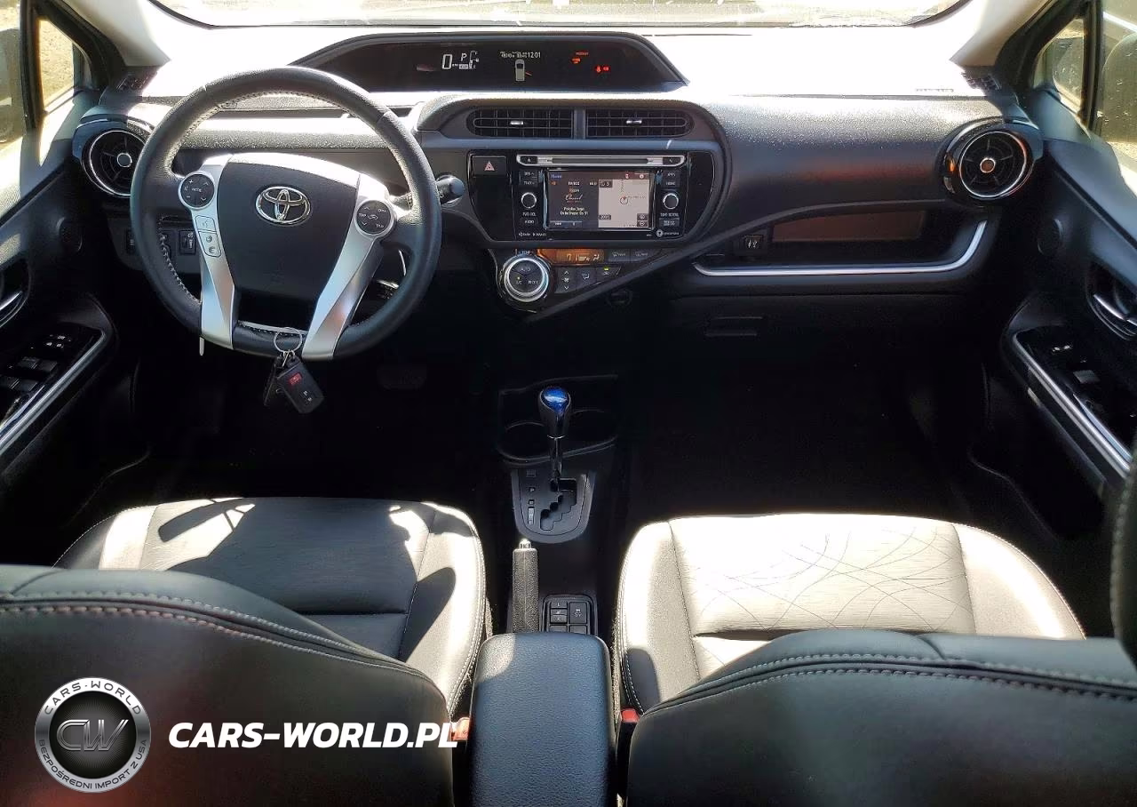 2016 Toyota Prius C Four VIN:JTDKDTB39G1123936 - 8