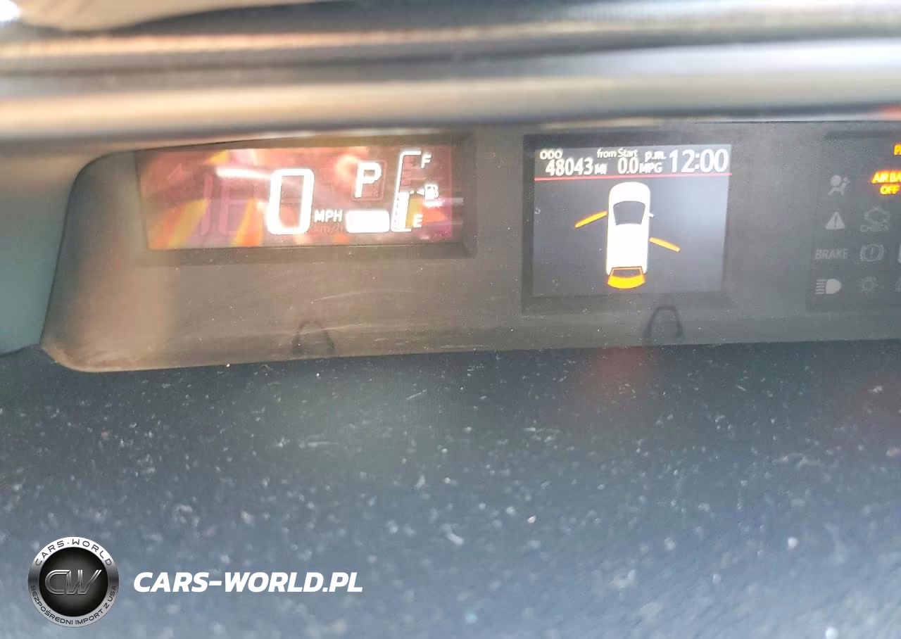 2016 Toyota Prius C Four VIN:JTDKDTB39G1123936 - 9