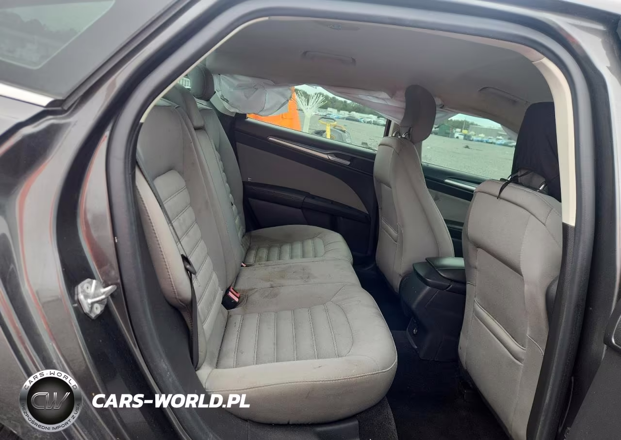2015 Ford Fusion S VIN:3FA6P0G70FR132215 - 10