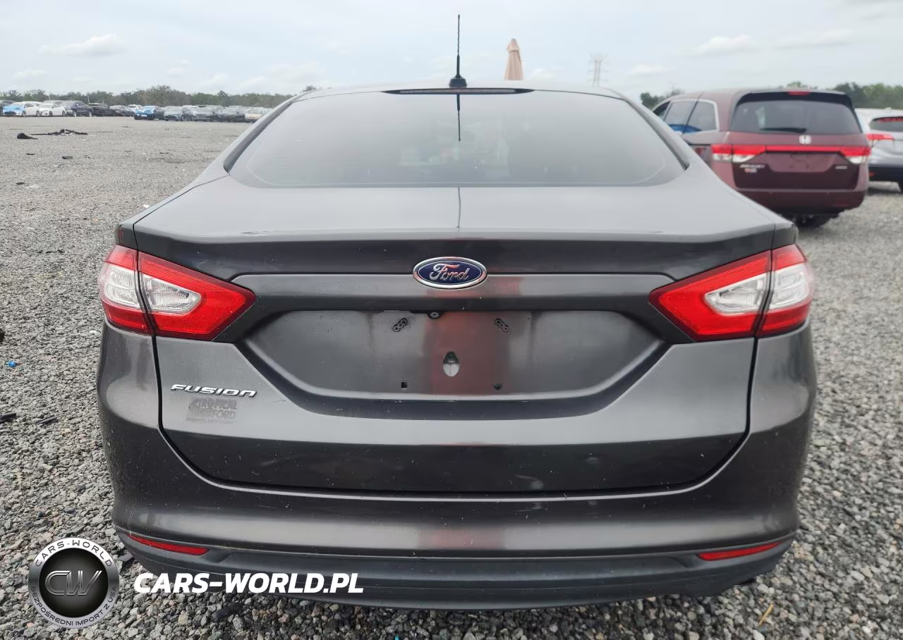 2015 Ford Fusion S VIN:3FA6P0G70FR132215 - 6