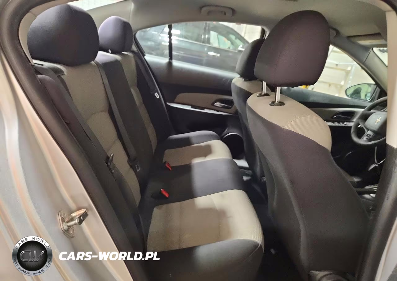 2015 Chevrolet Cruze Ls VIN:1G1PA5SG4F7121772 - 10