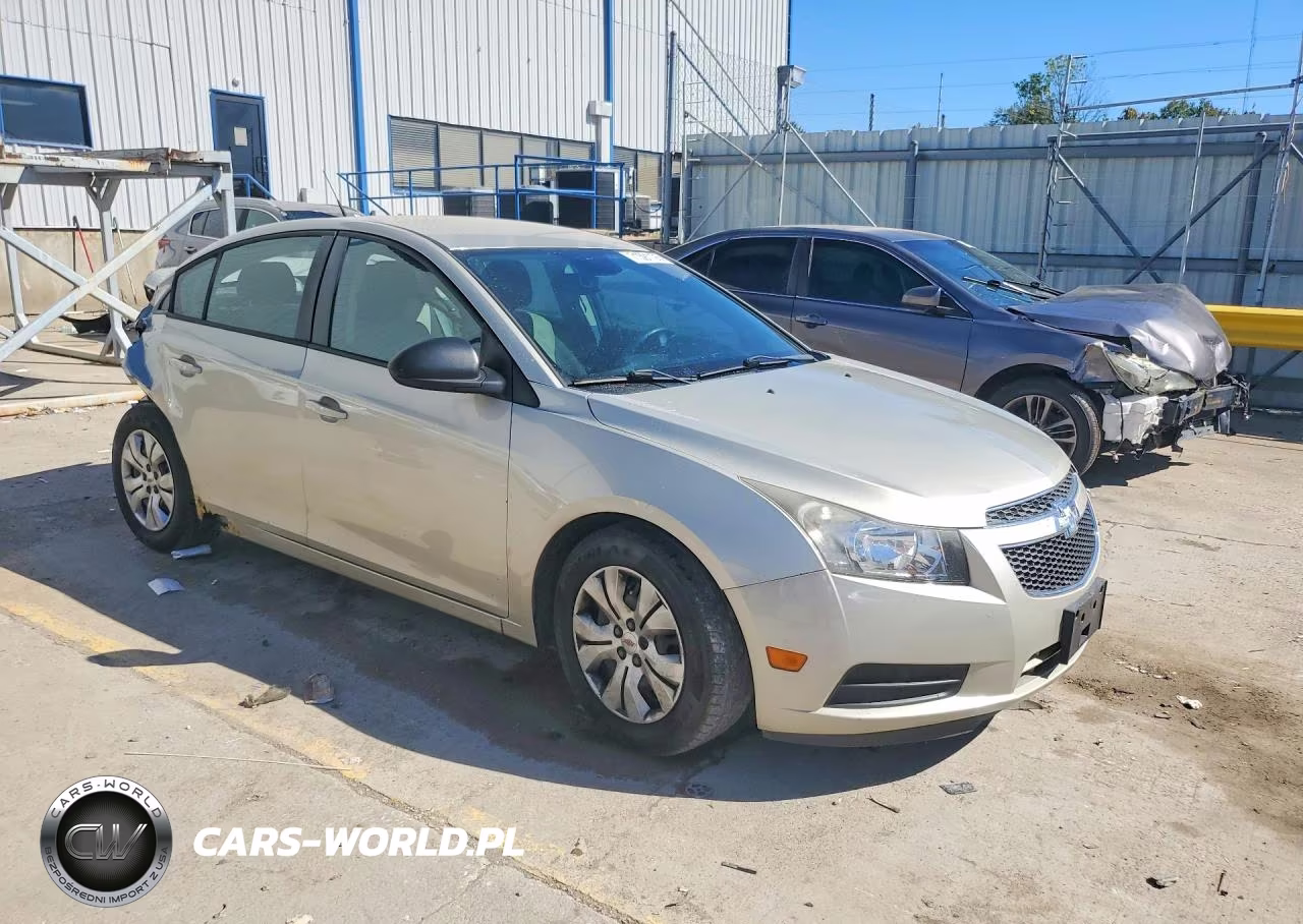 2013 Chevrolet Cruze Ls VIN:1G1PA5SH4D7289322 - 4