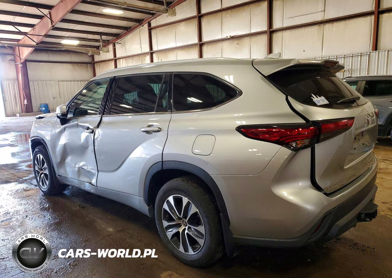 2022 Toyota Highlander Xle VIN:5TDGZRBH0NS575179 - 2