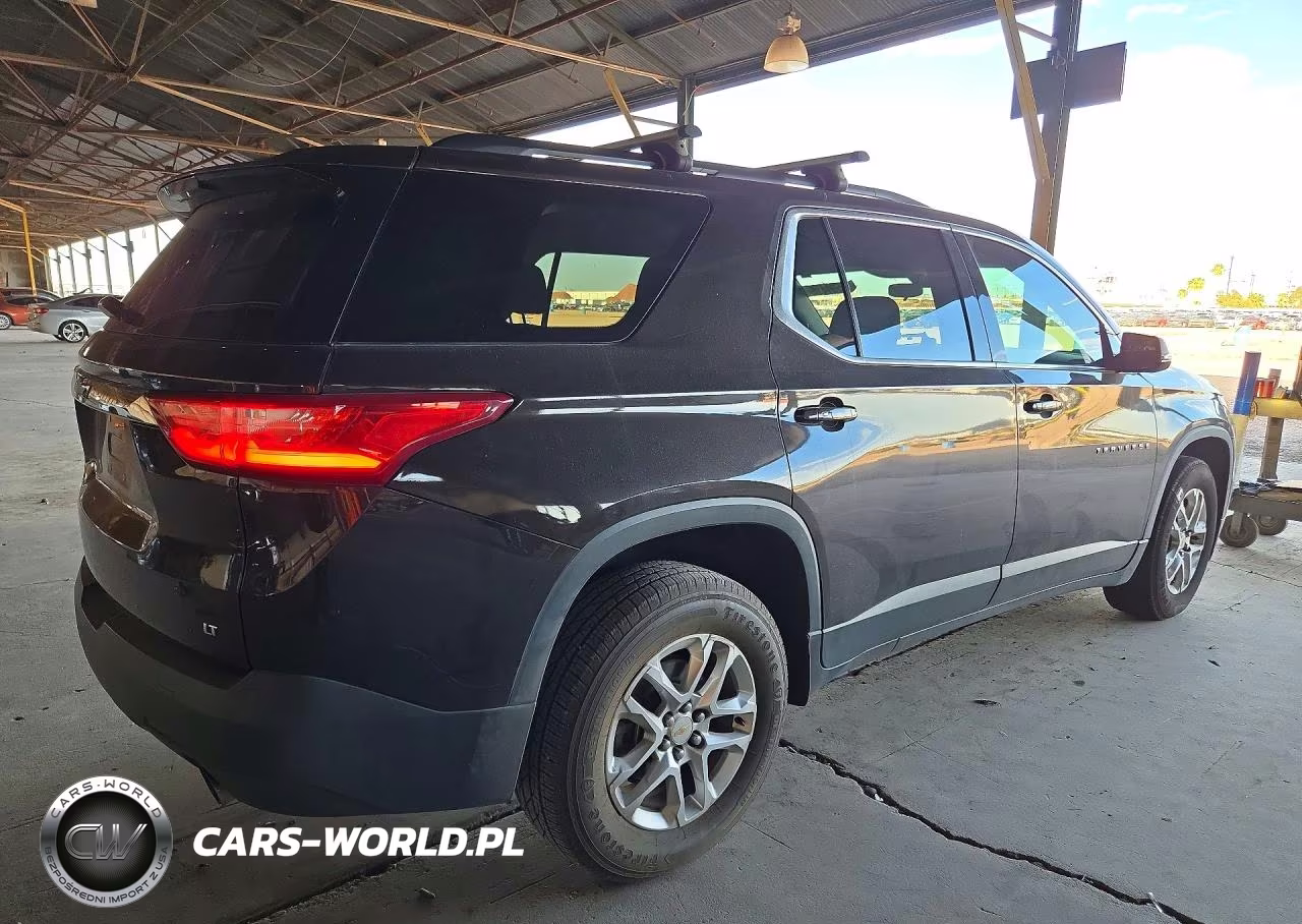2019 Chevrolet Traverse Lt VIN:1GNERGKW9KJ113732 - 3