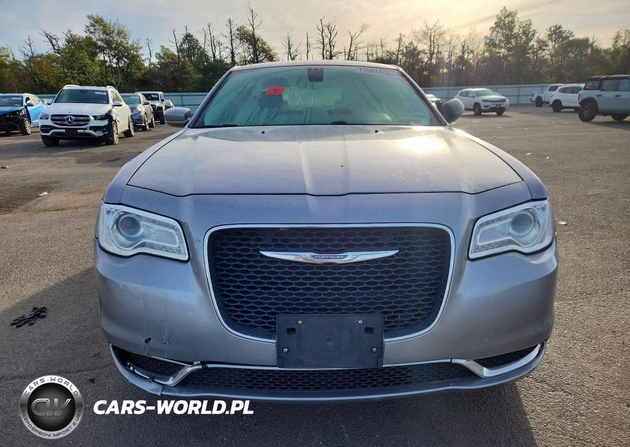 2017 Chrysler 300 Limited VIN:2C3CCARG0HH637394 - 5