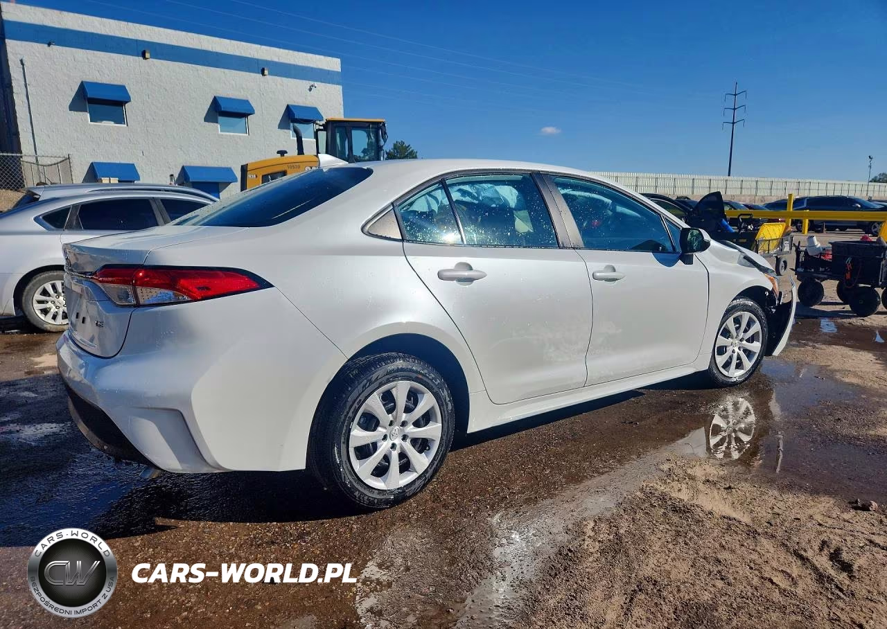 2026 Toyota Corolla Le VIN:5YFB4MDE6TP422679 - 3