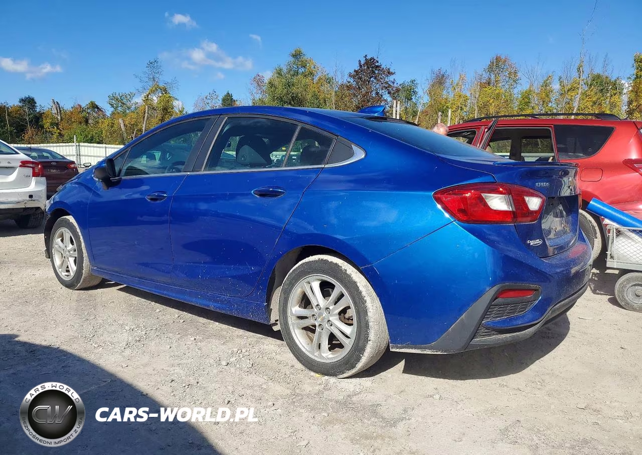 2018 Chevrolet Cruze Lt VIN:1G1BE5SM8J7215845 - 2