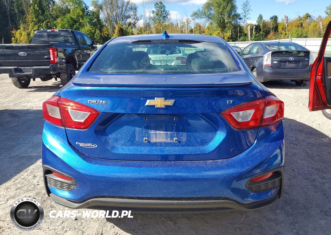 2018 Chevrolet Cruze Lt VIN:1G1BE5SM8J7215845 - 6