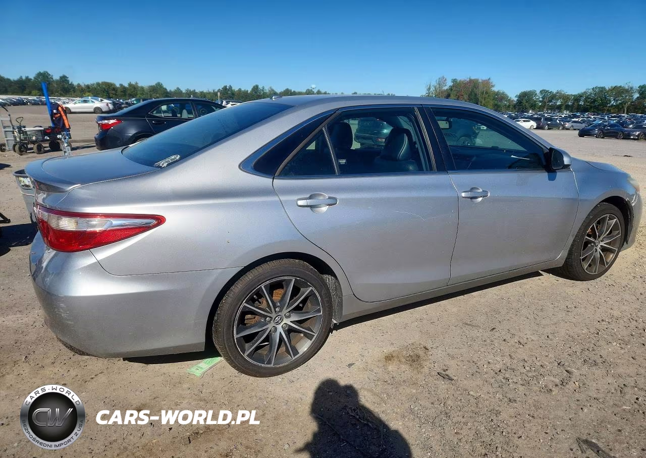 2015 Toyota Camry Xse VIN:4T1BF1FK0FU964049 - 3