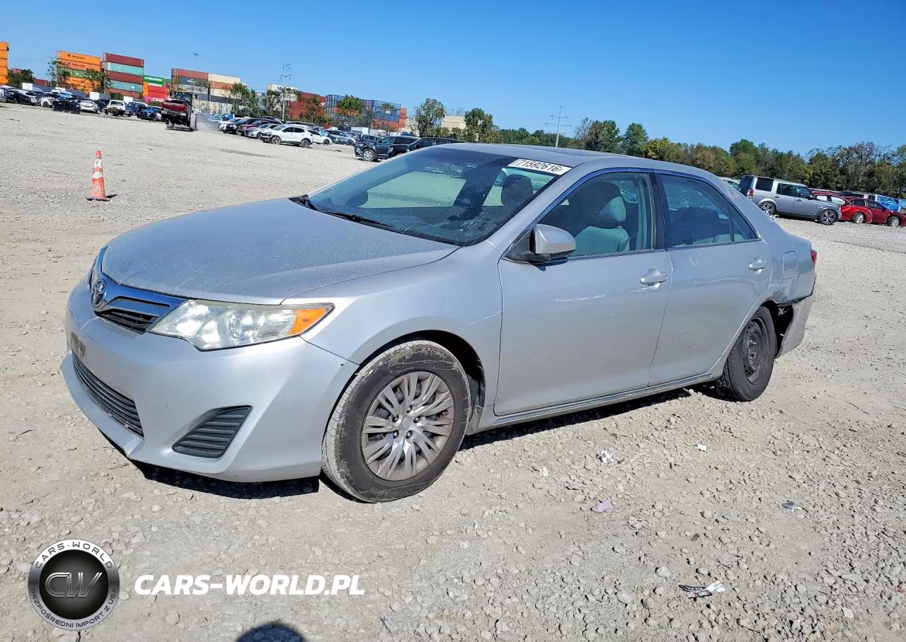 2012 Toyota Camry Le – zdjęcie 1 z 12