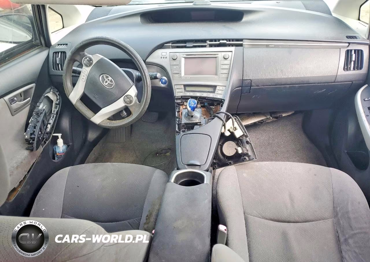 2013 Toyota Prius Three VIN:JTDKN3DU2D5590106 - 8