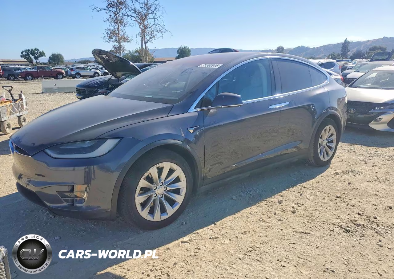 2018 Tesla Model X VIN:5YJXCAE21JF093846 - 1
