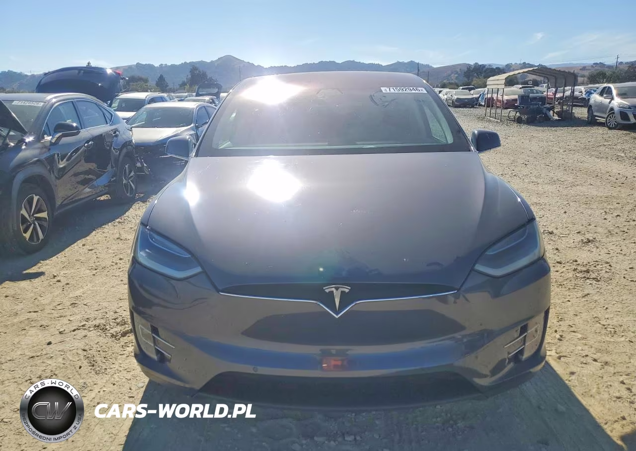2018 Tesla Model X VIN:5YJXCAE21JF093846 - 5