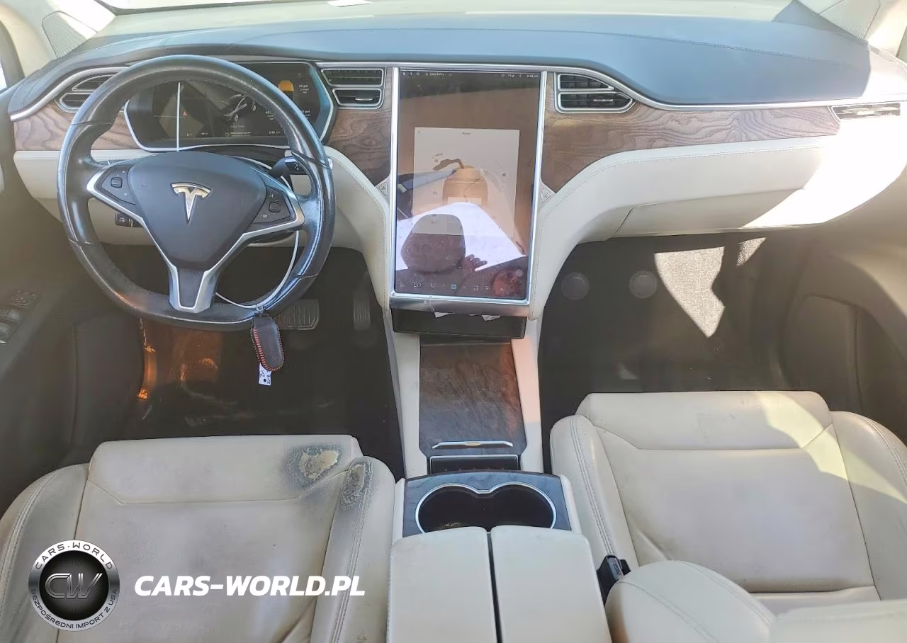 2018 Tesla Model X VIN:5YJXCAE21JF093846 - 8