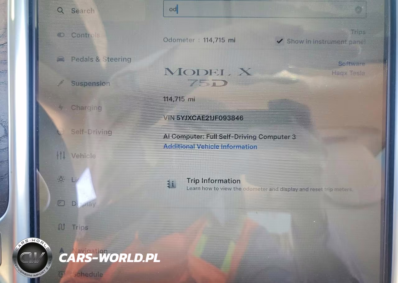 2018 Tesla Model X VIN:5YJXCAE21JF093846 - 9