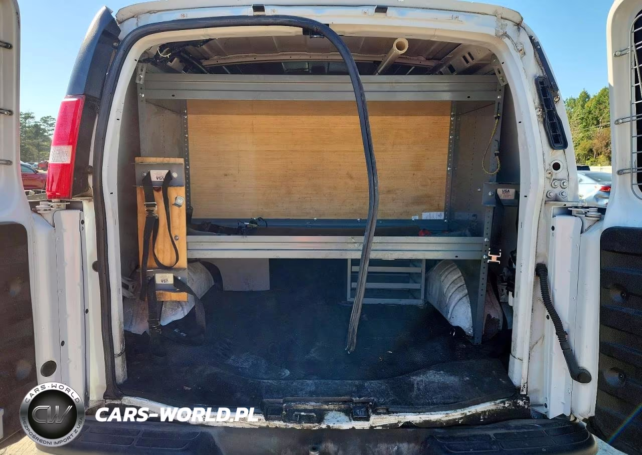 2020 GMC Savana G2500 VIN:1GTW7AFG7L1224431 - 10