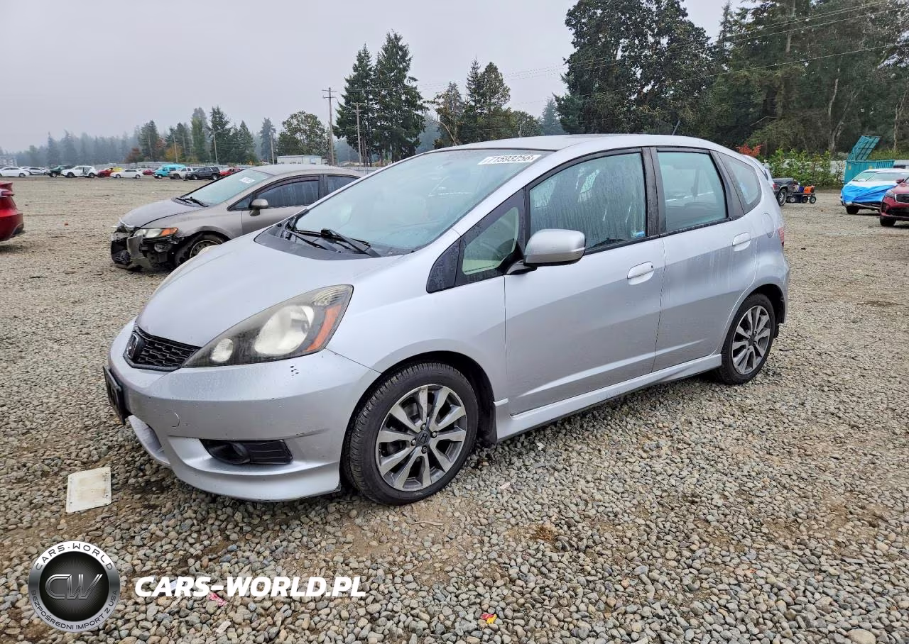 2013 Honda Fit Sport VIN:JHMGE8H56DC027821 - 1