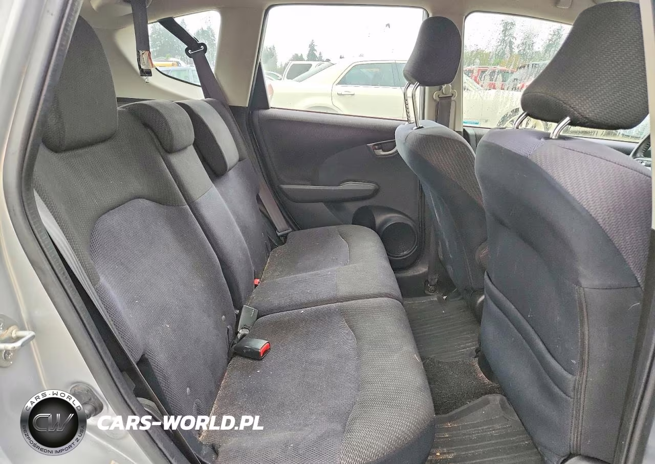 2013 Honda Fit Sport VIN:JHMGE8H56DC027821 - 10