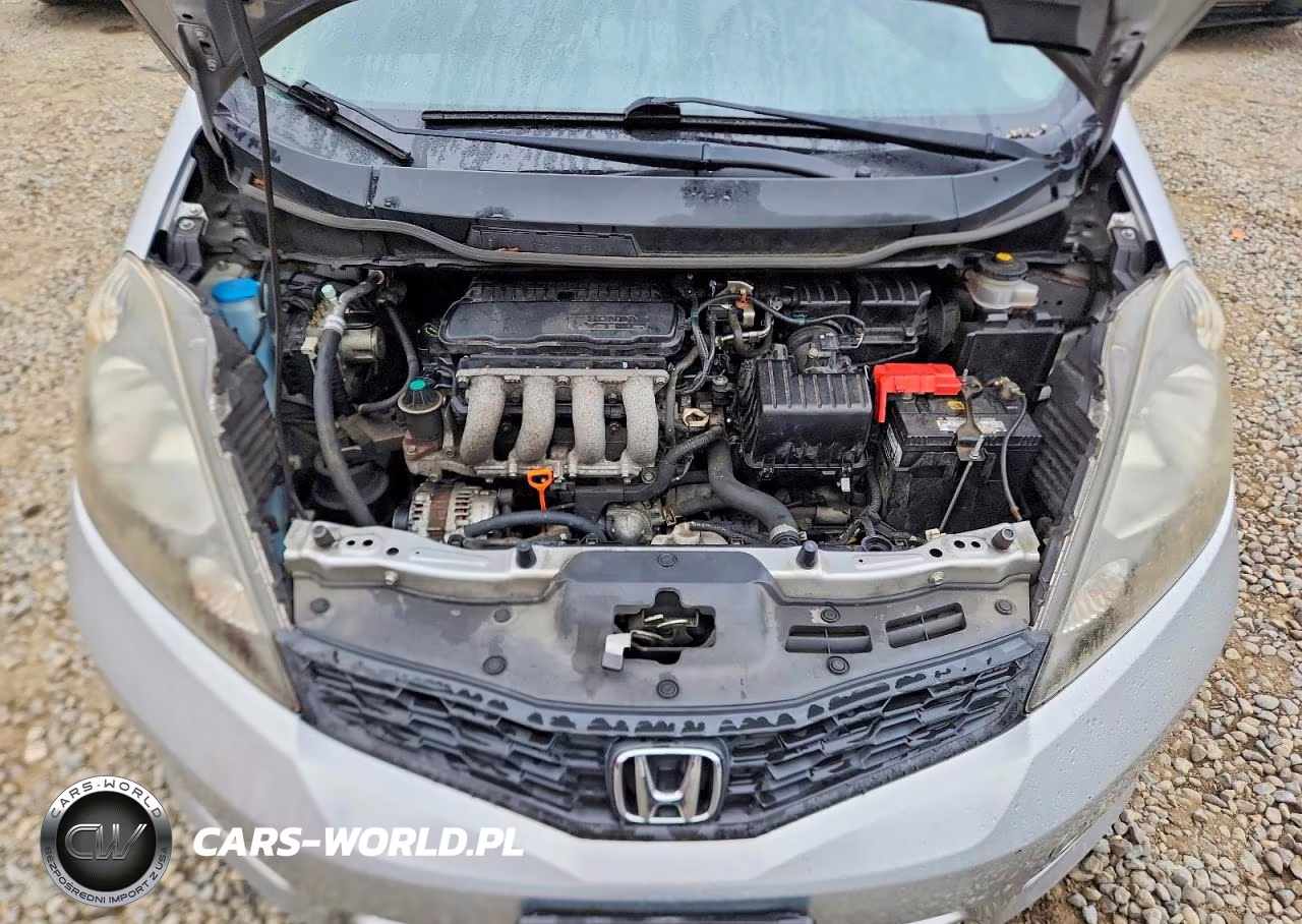 2013 Honda Fit Sport VIN:JHMGE8H56DC027821 - 11