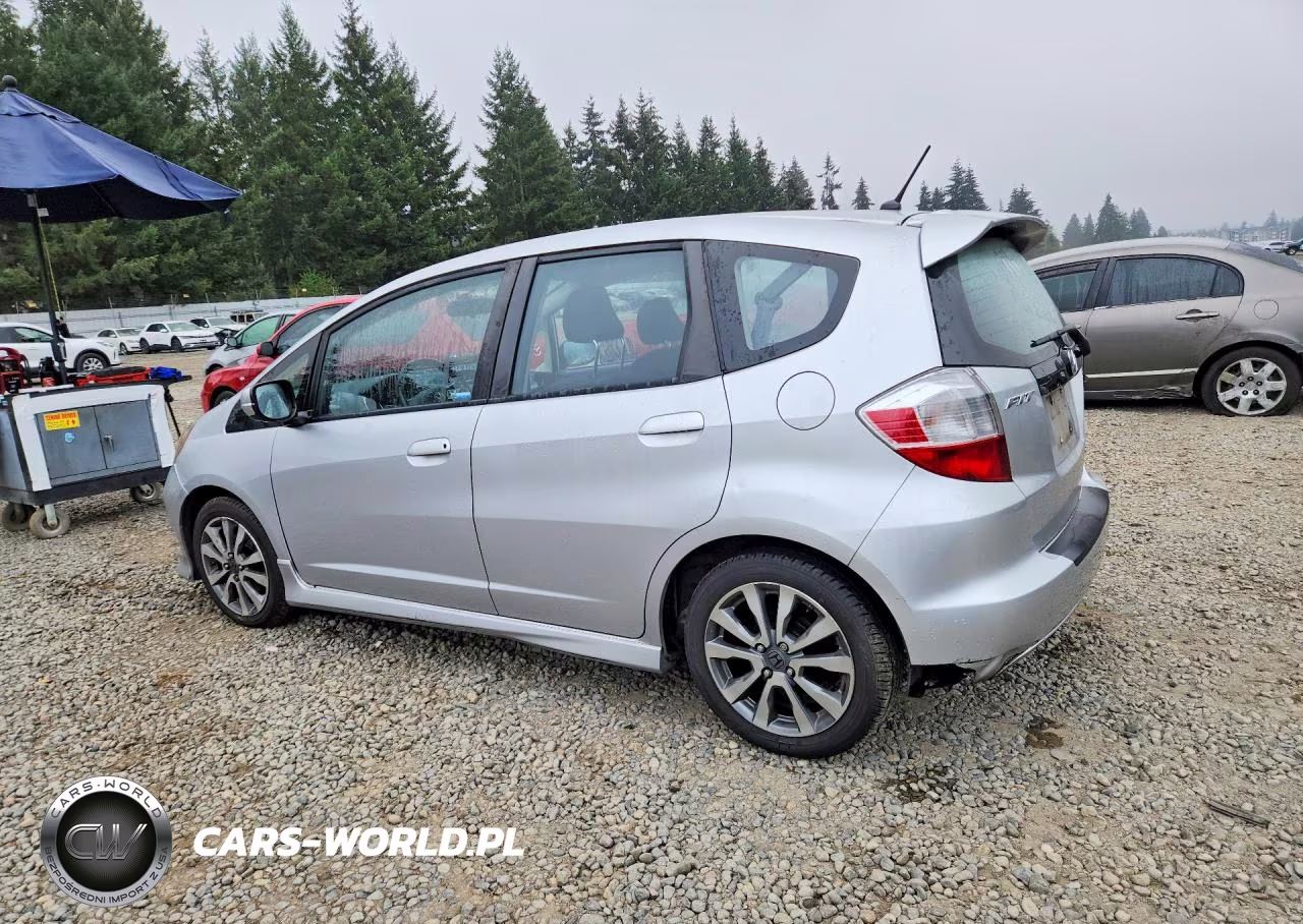 2013 Honda Fit Sport VIN:JHMGE8H56DC027821 - 2