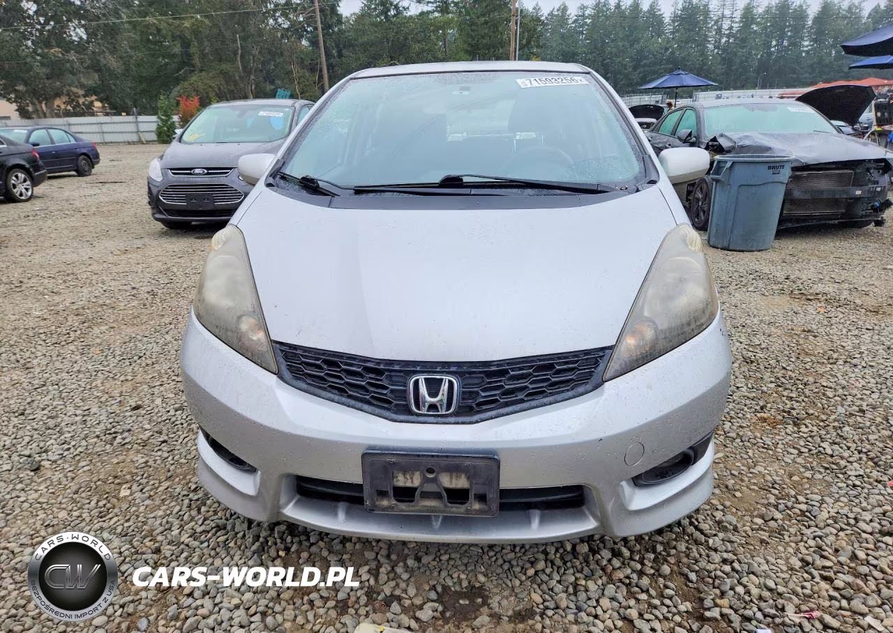 2013 Honda Fit Sport VIN:JHMGE8H56DC027821 - 5