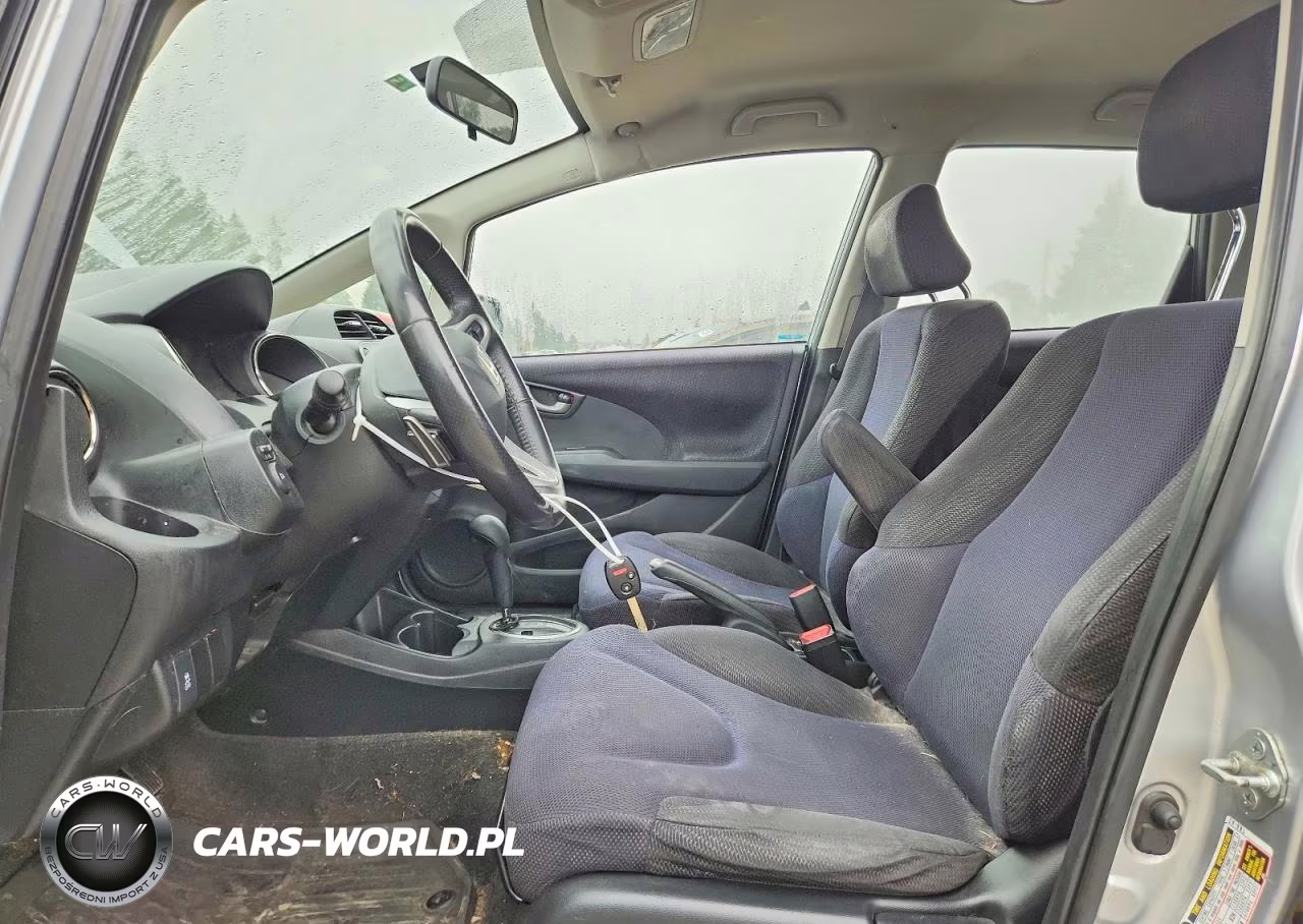 2013 Honda Fit Sport VIN:JHMGE8H56DC027821 - 7