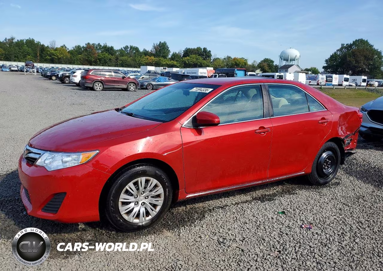 2012 Toyota Camry Le – zdjęcie 1 z 12