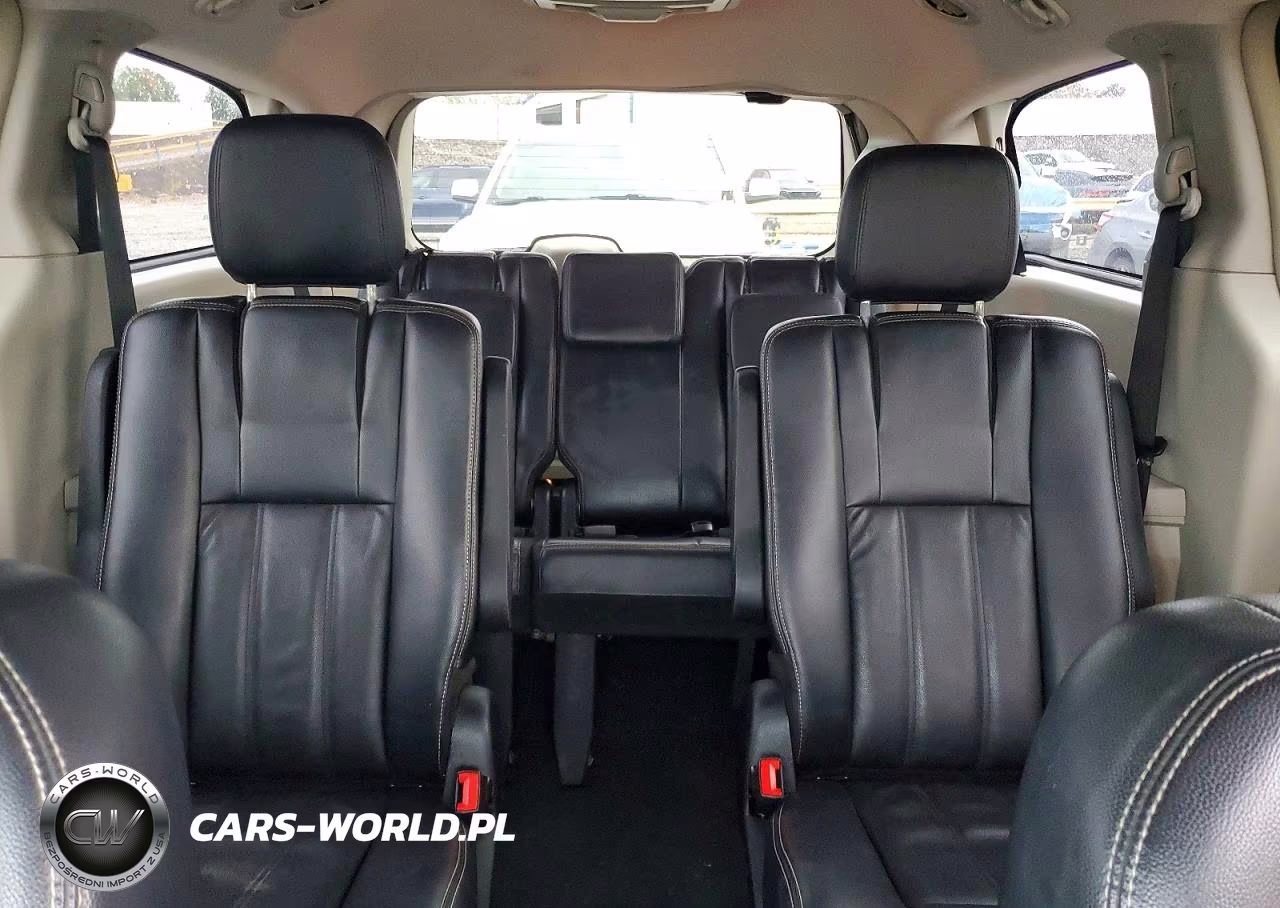 2013 Chrysler Town & Country Touring VIN:2C4RC1BG3DR583111 - 10