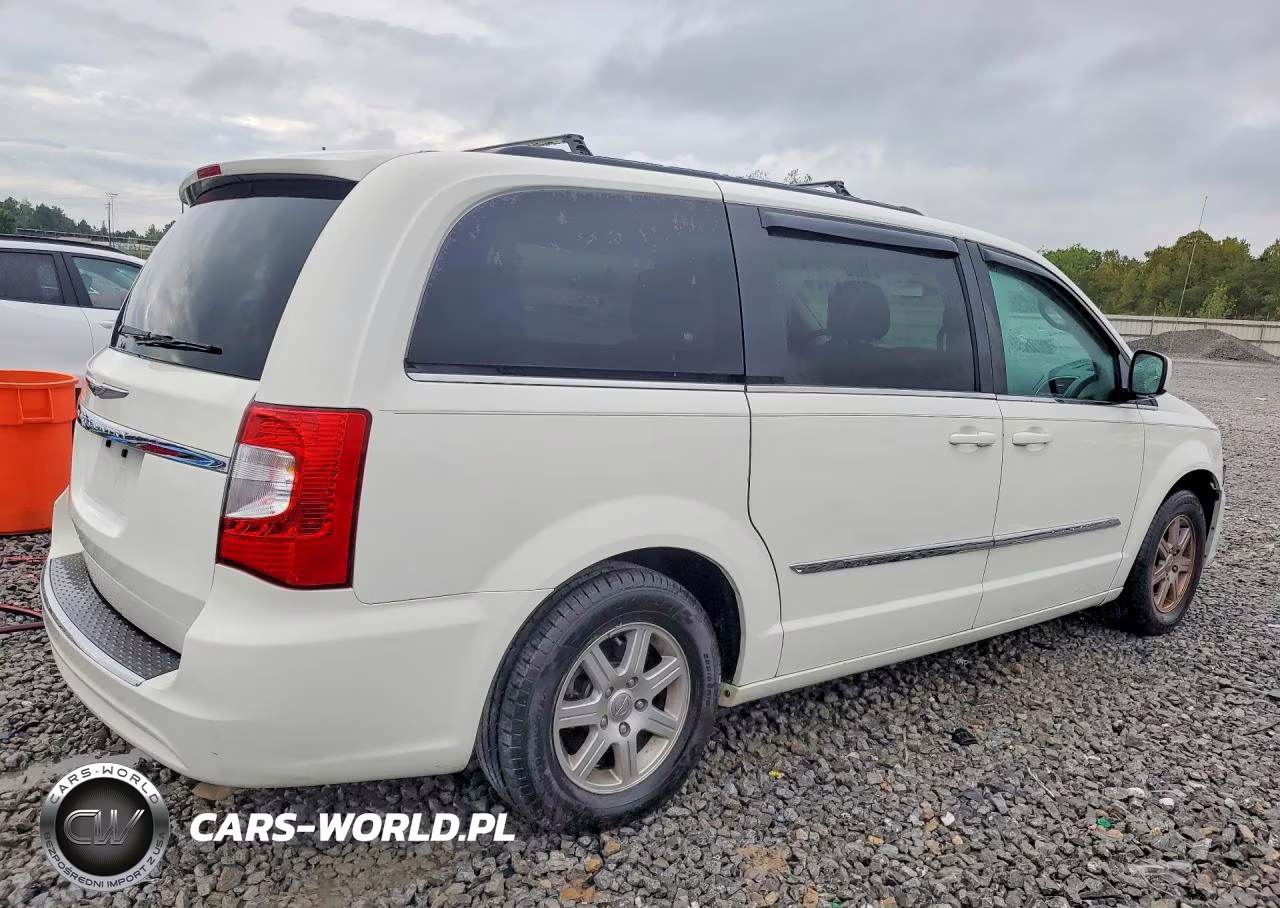 2013 Chrysler Town & Country Touring VIN:2C4RC1BG3DR583111 - 3