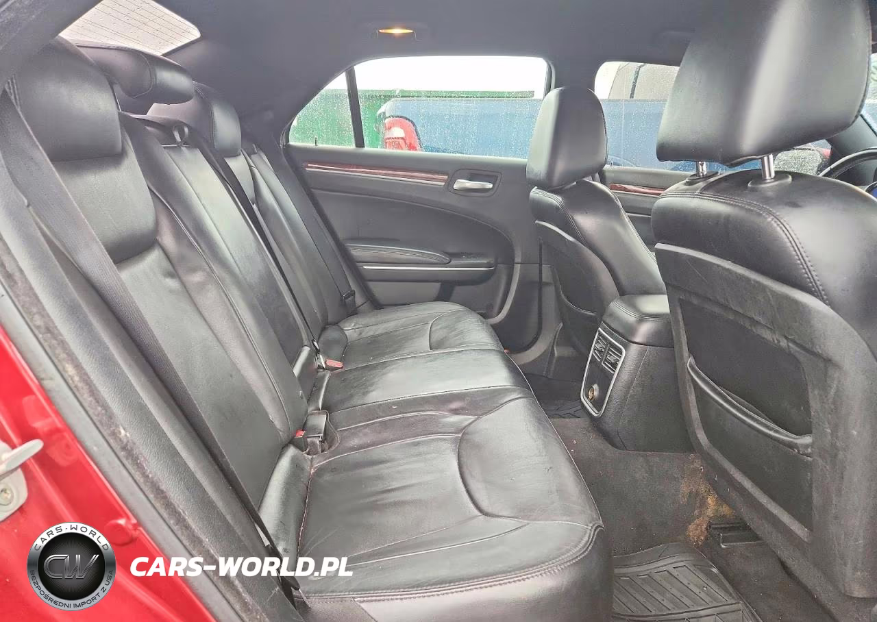 2014 Chrysler 300 VIN:2C3CCAAG2EH127958 - 10