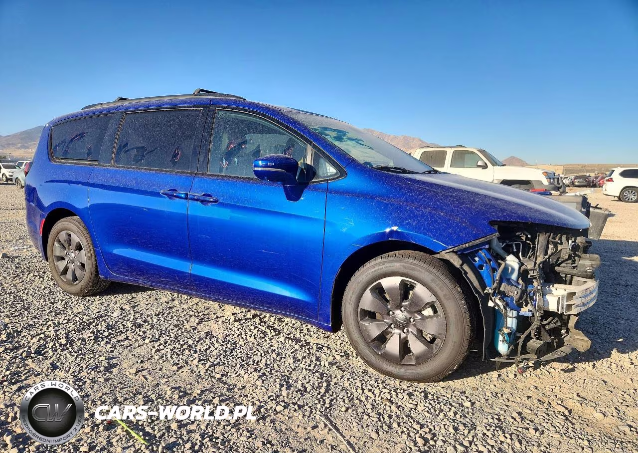 2020 Chrysler Pacifica Hybrid Limited VIN:2C4RC1N70LR287800 - 4