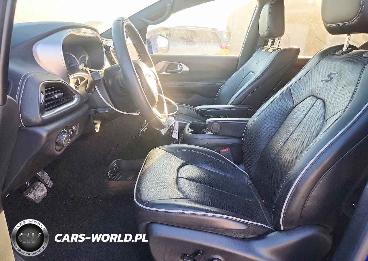 2020 Chrysler Pacifica Hybrid Limited VIN:2C4RC1N70LR287800 - 7