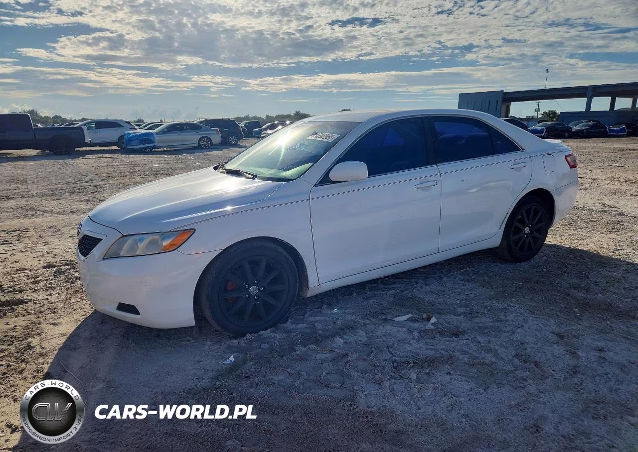 2007 Toyota Camry Le – zdjęcie 1 z 12