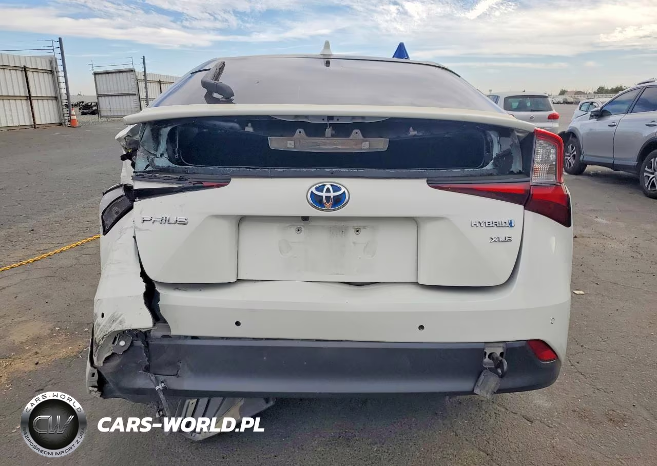 2020 Toyota Prius Xle VIN:JTDKARFU9L3118328 - 6