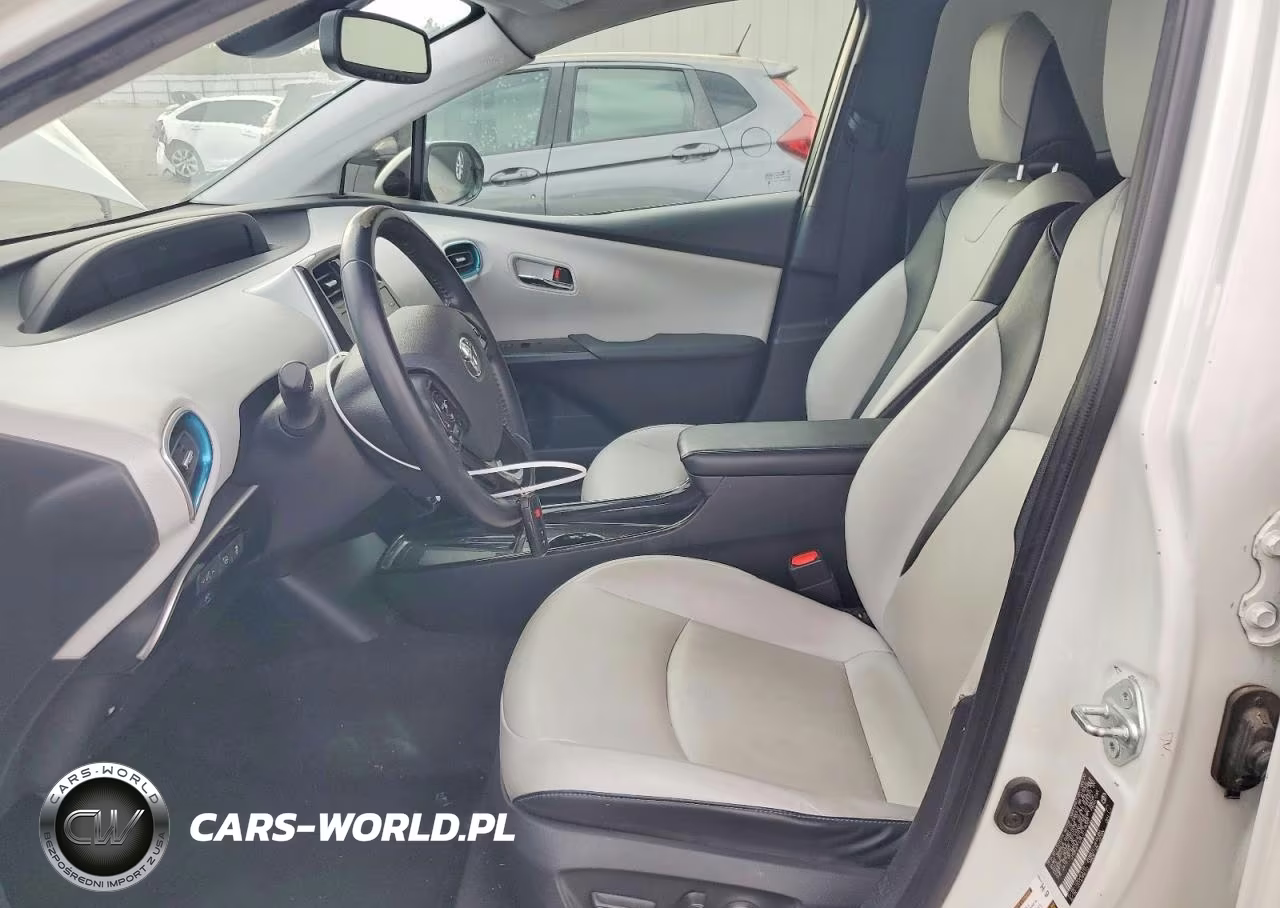 2020 Toyota Prius Xle VIN:JTDKARFU9L3118328 - 7