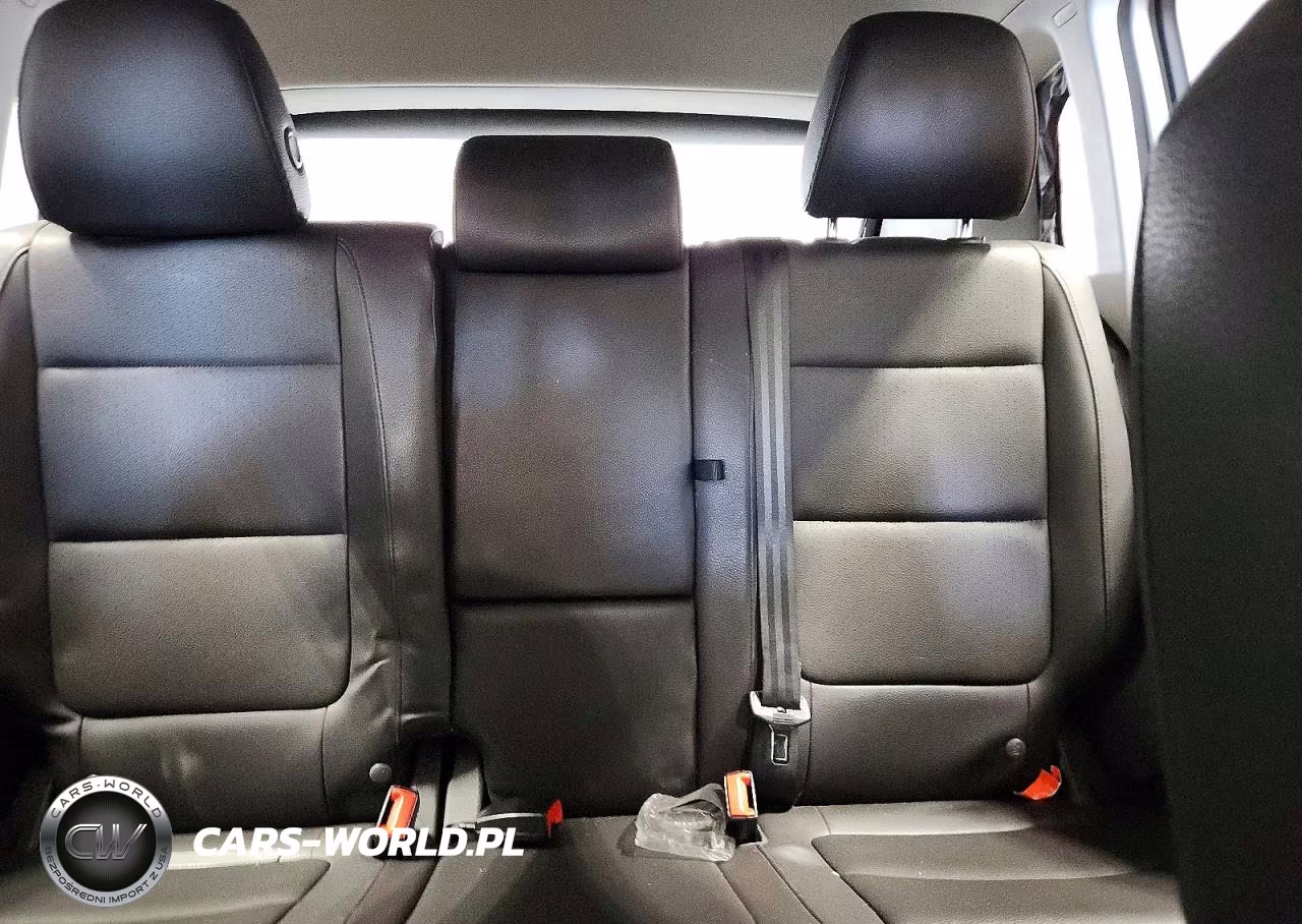 2016 Volkswagen Tiguan S VIN:WVGBV7AX9GW005795 - 10