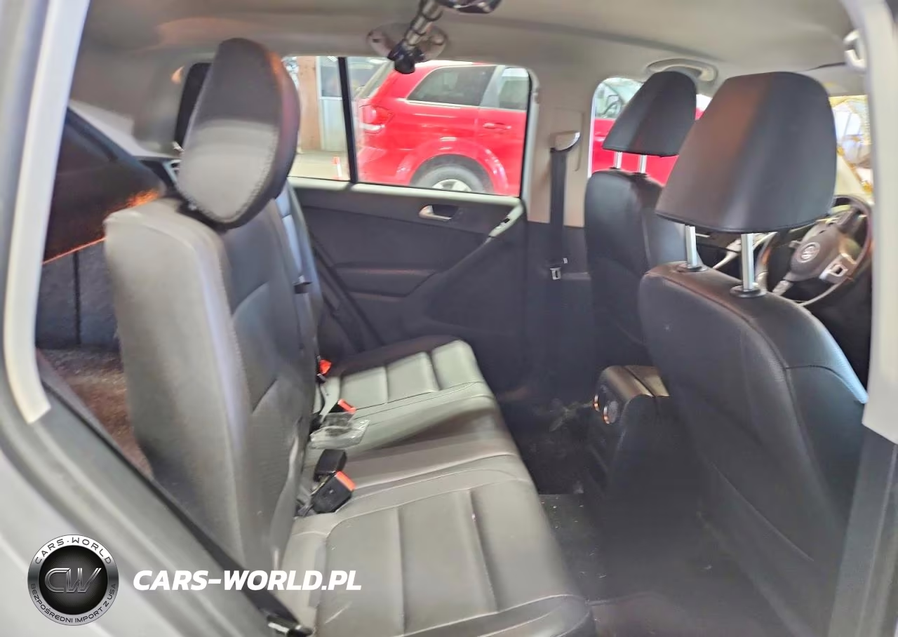 2016 Volkswagen Tiguan S VIN:WVGBV7AX9GW005795 - 11