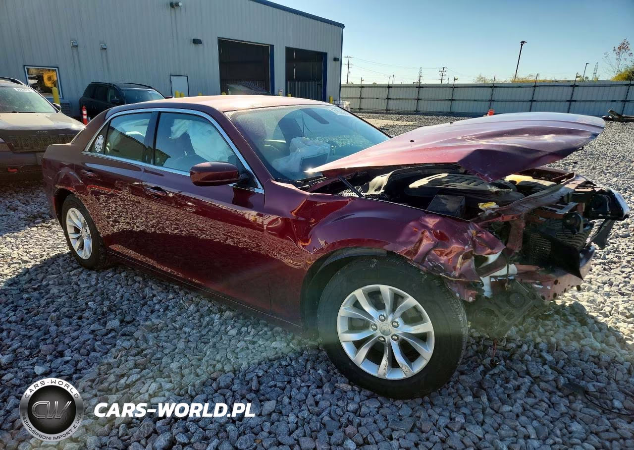 2016 Chrysler 300 Limited VIN:2C3CCAAG7GH233678 - 4
