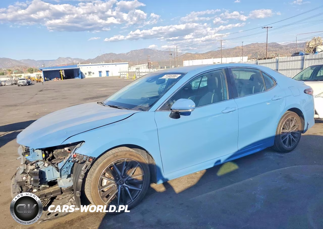 2023 Toyota Camry Hybrid Se