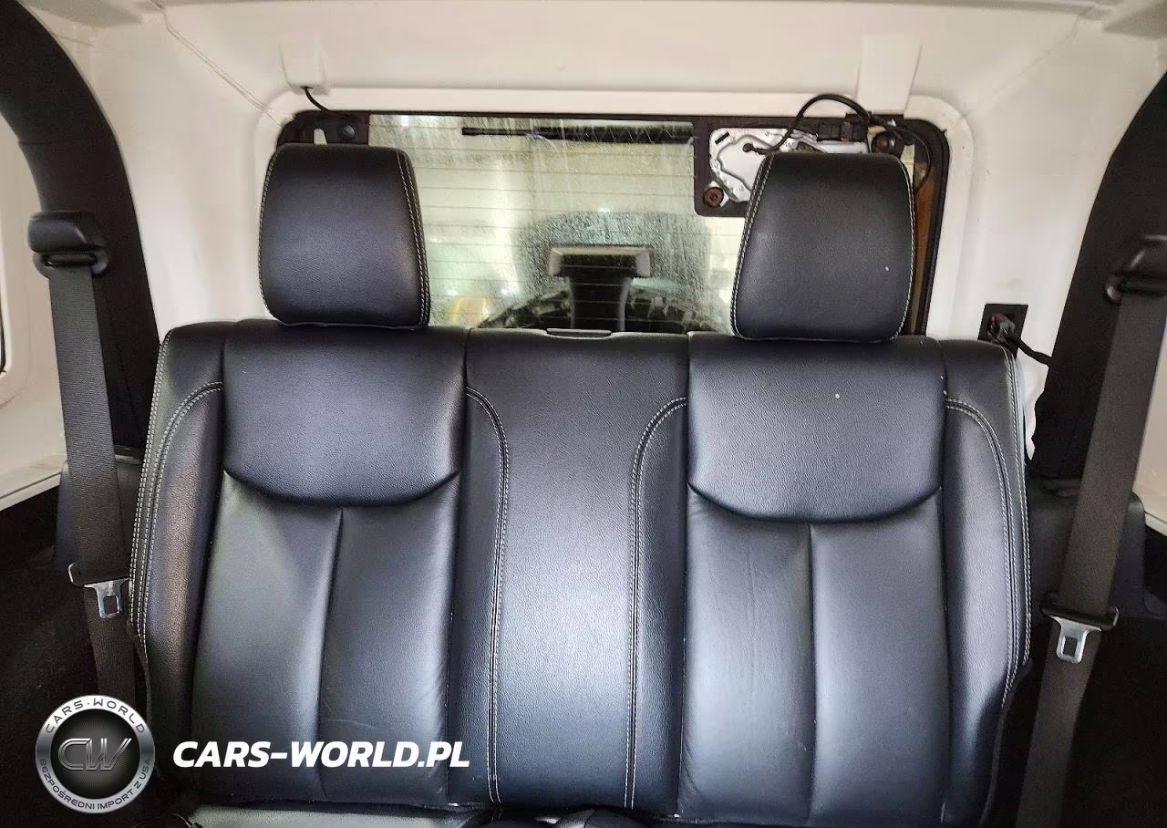 2015 Jeep Wrangler Rubicon VIN:1C4BJWCG8FL535618 - 10