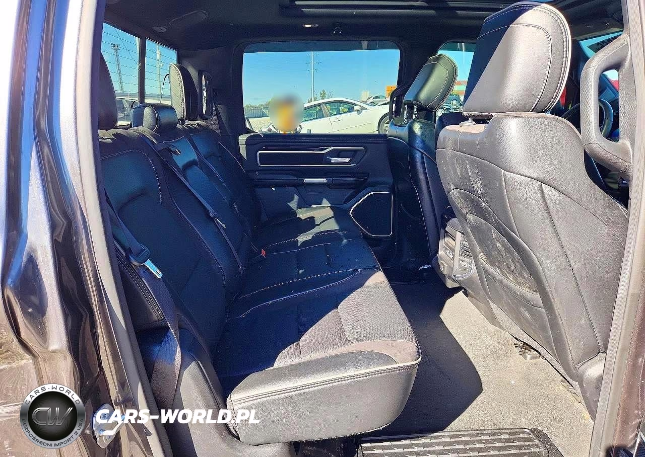 2020 Ram 1500 Laramie VIN:1C6SRFRT9LN371025 - 10