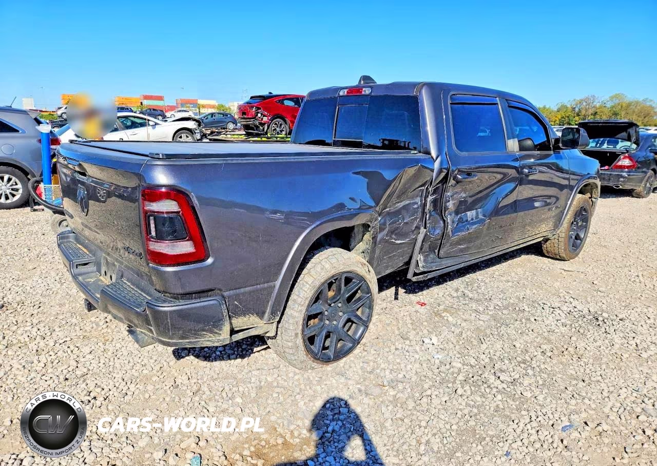 2020 Ram 1500 Laramie VIN:1C6SRFRT9LN371025 - 3