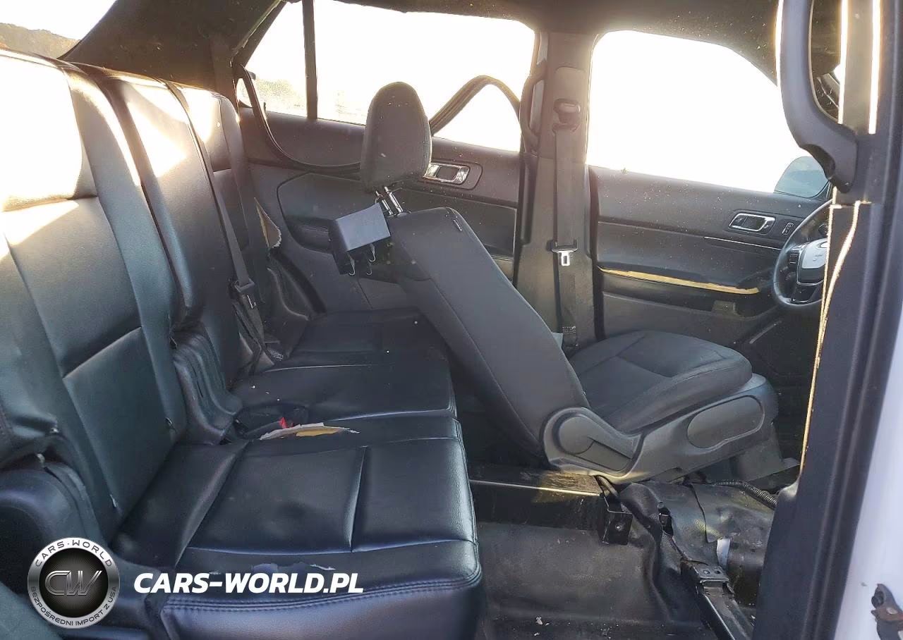 2018 Ford Explorer Police Interceptor VIN:1FM5K8AR1JGC74873 - 11