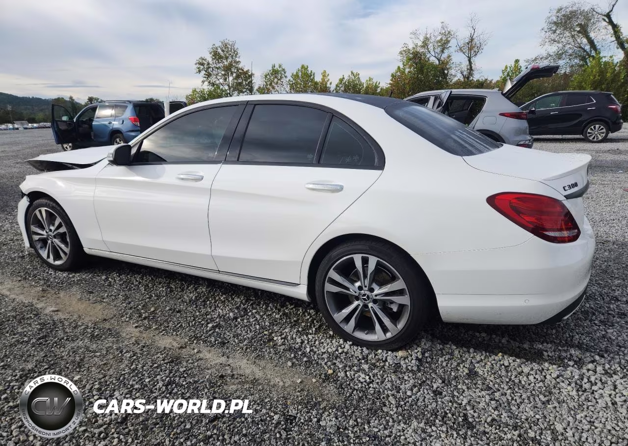 MERCEDES-BENZ C 300 4MAT VIN:55SWF4KB8HU213286 - 2