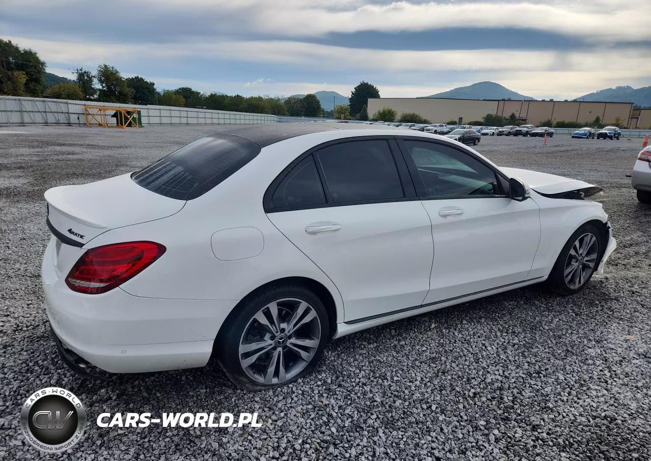 MERCEDES-BENZ C 300 4MAT VIN:55SWF4KB8HU213286 - 3