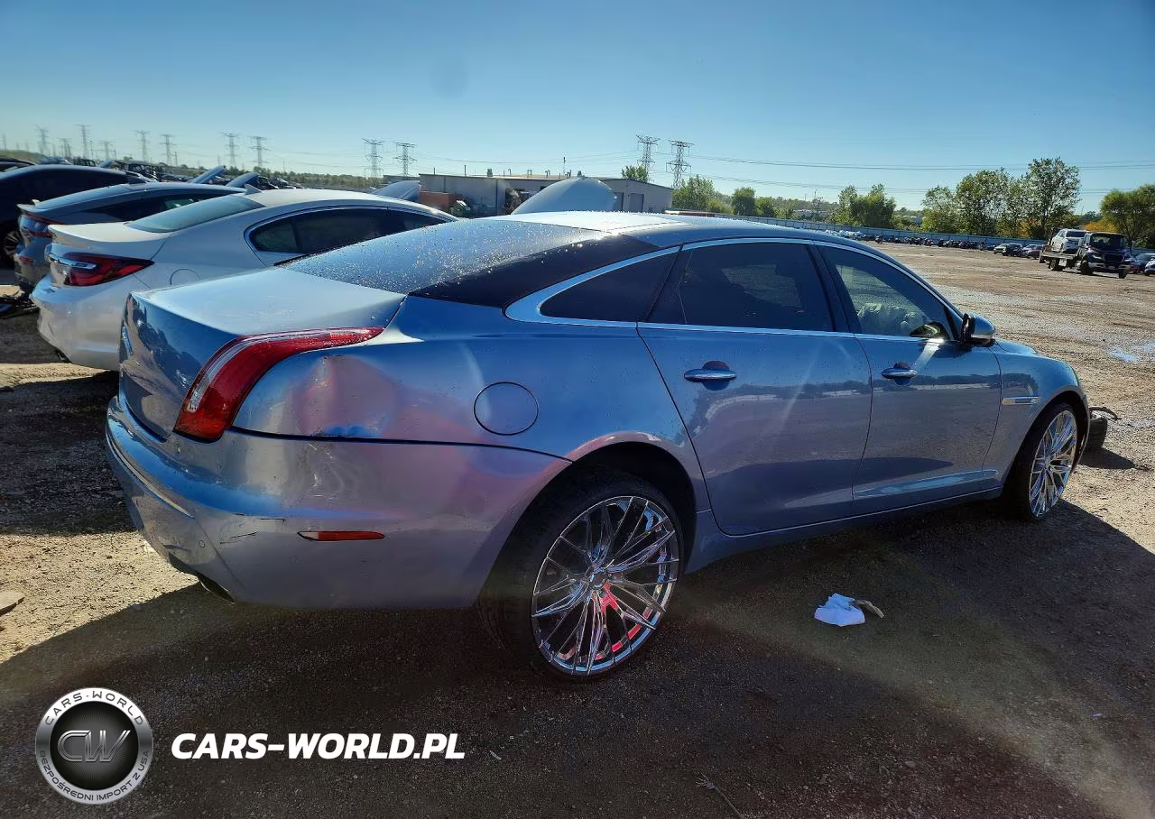 2011 Jaguar Xjl VIN:SAJWA2GB8BLV07810 - 3